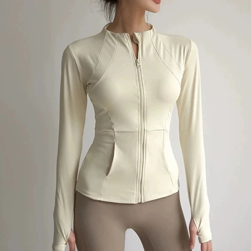 Chaqueta muy agradable corte slimfit,  yoga, fitness